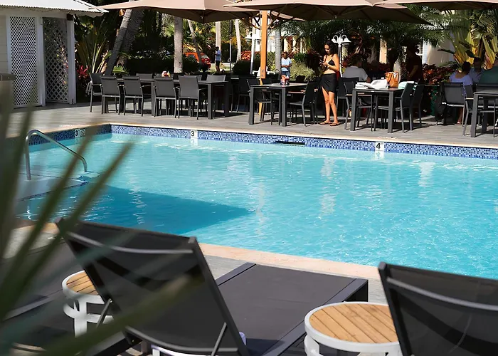 The Sunshine Hotel And Suites