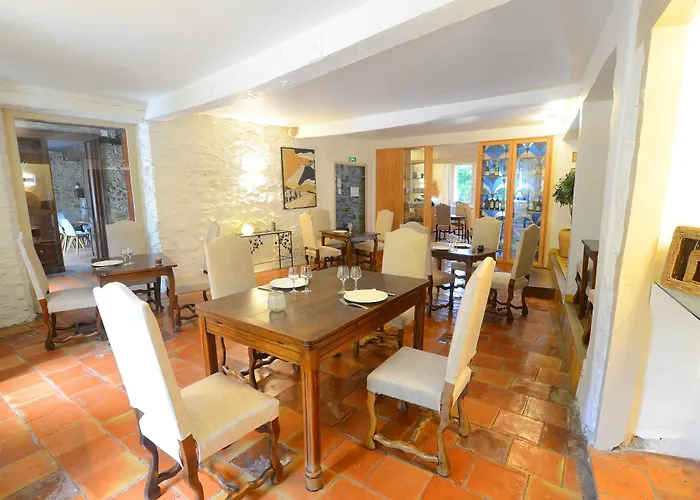 Logis Hôtels - Hôtel Restaurant du Midi