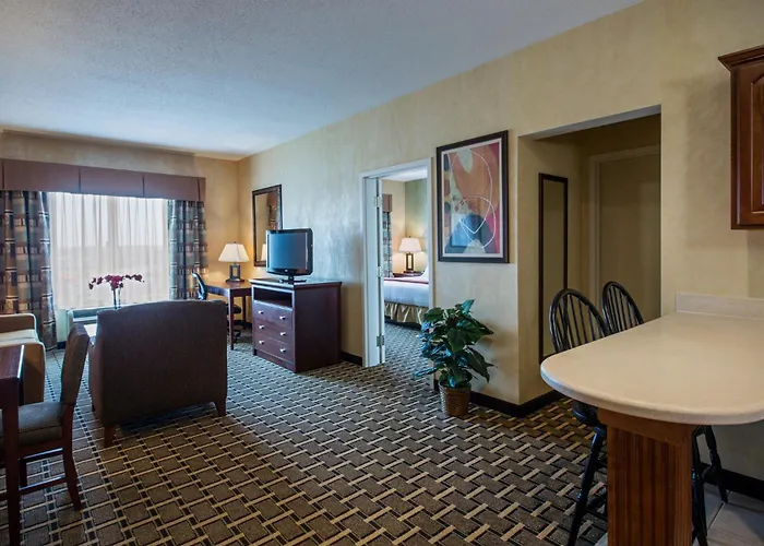 Holiday Inn Express Hotel & Suites Youngstown North-Warren/Niles By Ihg