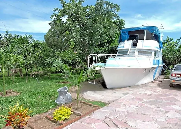 Luna Lodge