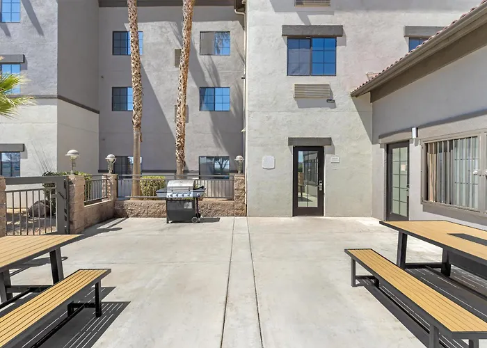 Best Western Hesperia-Victorville Suites