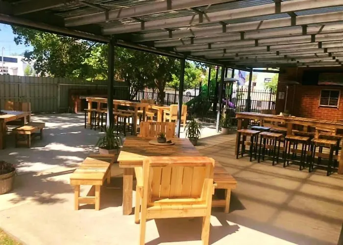 Riverina Hotel