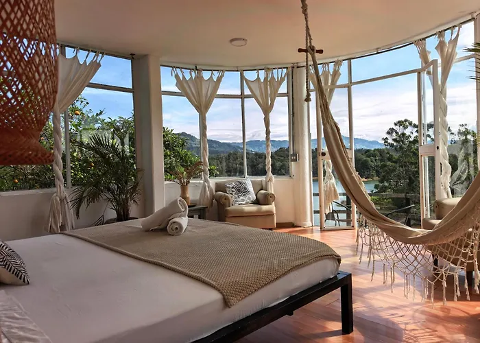 La Madriguera Hotel Guatape Con Embalse