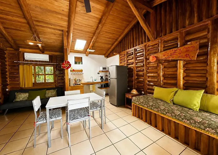 Cabanas Lamaite