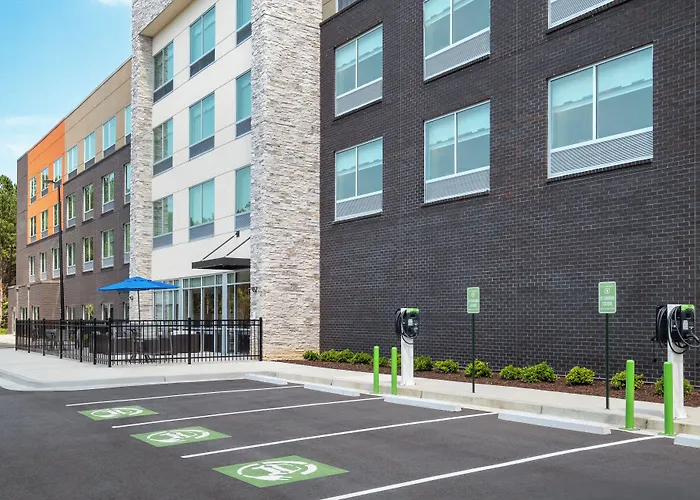 Holiday Inn Express & Suites Buford - Mall Of Georgia By Ihg