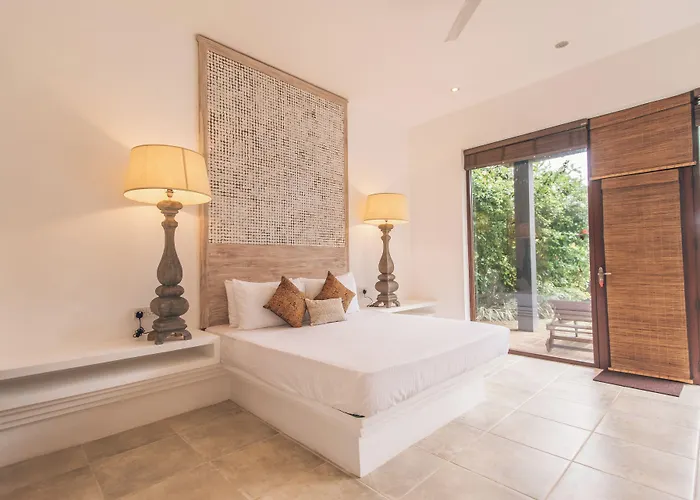 Villa Thuya - 3 Bedroom Oceanfront Villa With Pool