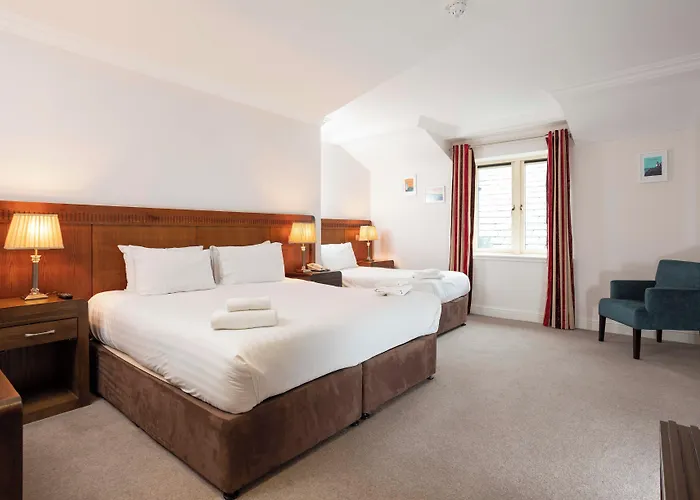 Schull Harbour Hotel & Leisure Centre