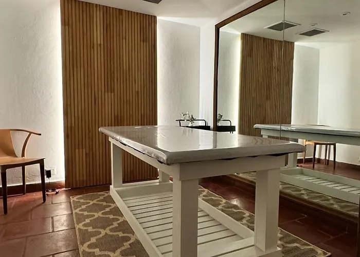 Gardi Hotel & Suites