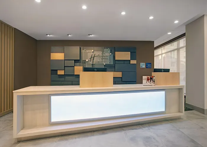 Holiday Inn Express - Milwaukee Downtown By Ihg