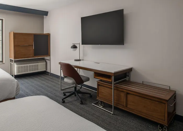 Courtyard By Marriott Olympia