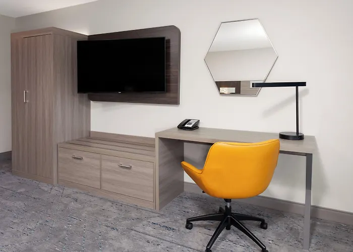 Holiday Inn Express & Suites Reedsburg - Dells Area By Ihg