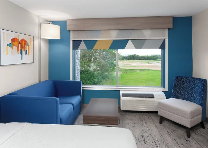 Holiday Inn Express & Suites Reedsburg - Dells Area By Ihg