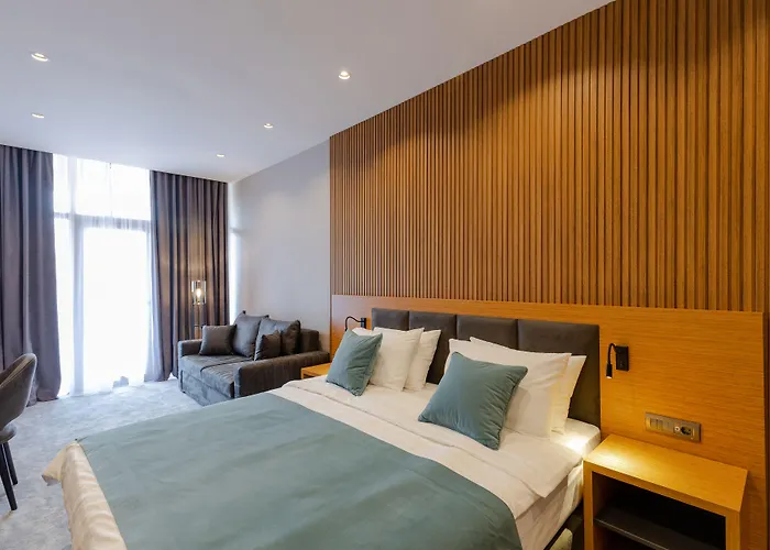 Hotel Monarch