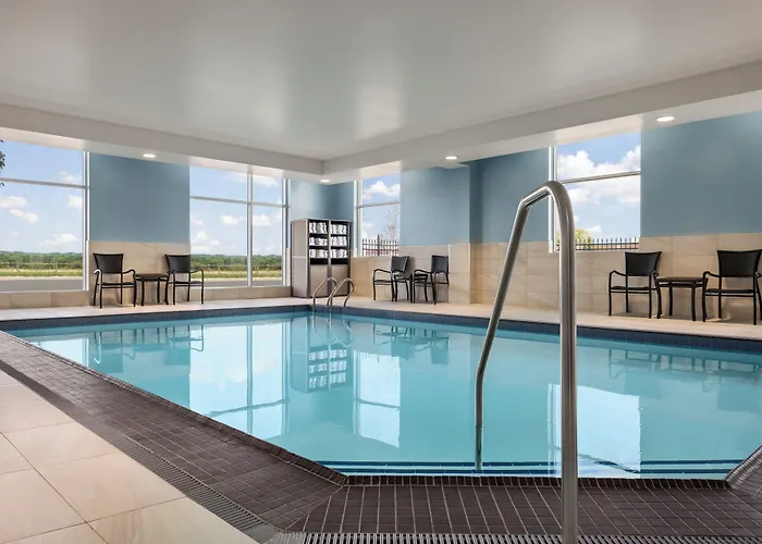 Holiday Inn Express - Strathroy By Ihg