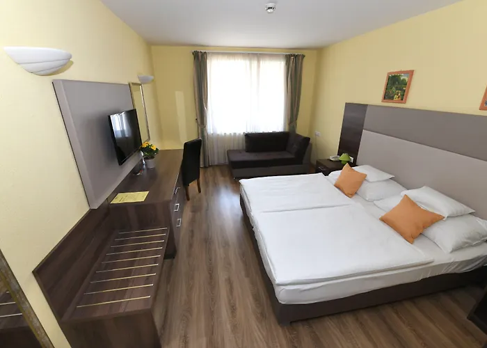 Jade Hotel-Ezüsthíd Hotel