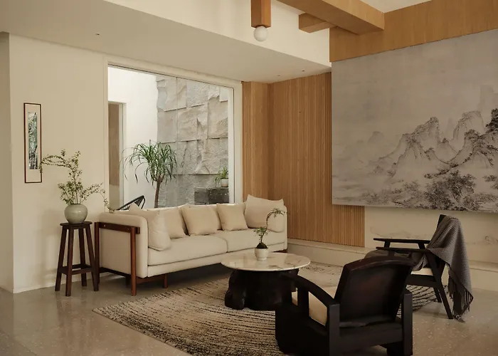 Guilin Bonjour Boutique Hotel- Free Pick Up Service Over 3 Nights