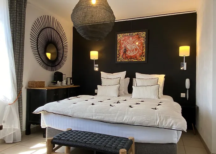 Hotel Le Neptune En Camargue