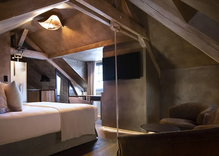 Saint-Delis Hotel & Spa - La Maison Du Peintre - Relais & Chateaux