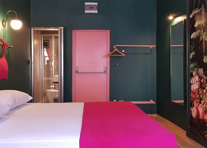Casa Rosa Suites