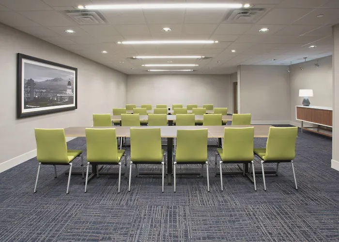 Holiday Inn Express & Suites - Calgary Airport Trail Ne By Ihg