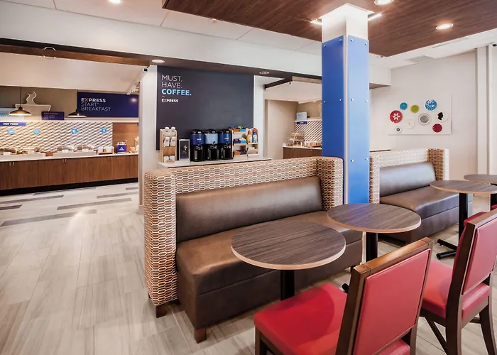 Holiday Inn Express & Suites - Calgary Airport Trail Ne By Ihg