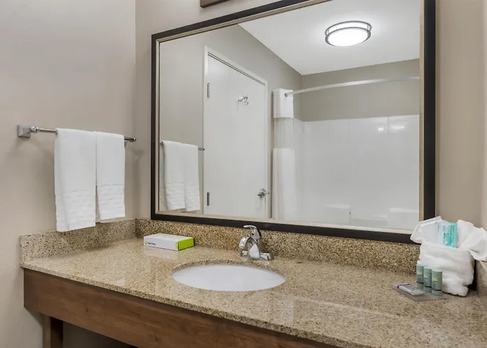 Best Western North Bryant Inn