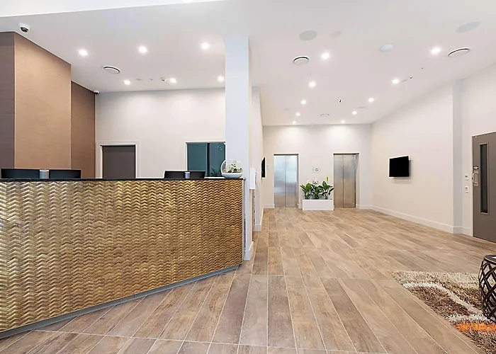 Ramada Suites By Wyndham Victoria Street West