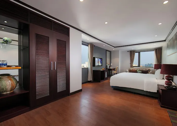 MAY DE VILLE Corner Hotel