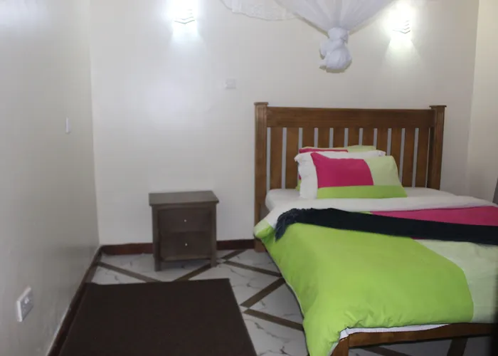 Montane Safaris Hotel