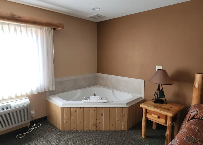 Pine Peaks Lodge And Suites
