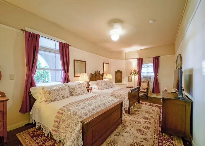 Weaverville Hotel