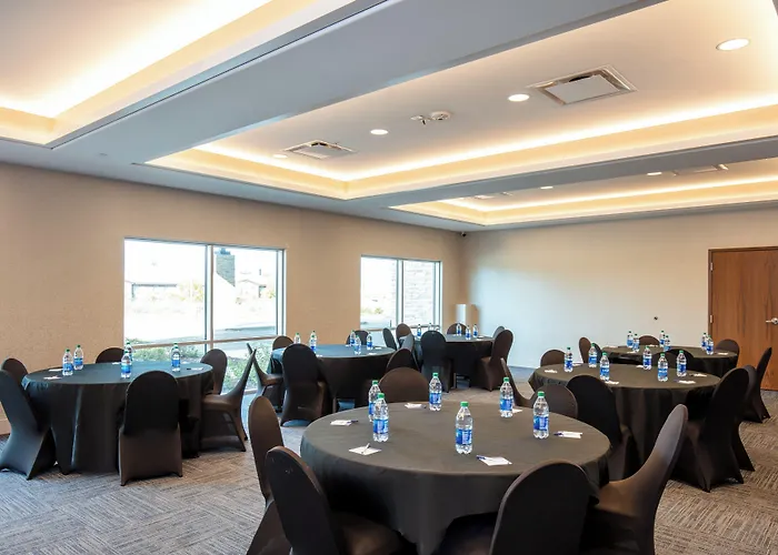 Holiday Inn Express & Suites - Beloit By Ihg