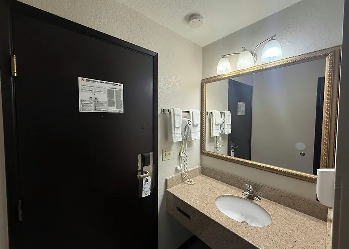 Red Roof Inn Plus Centralia