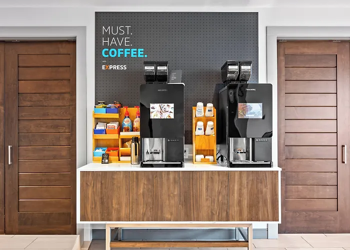 Holiday Inn Express & Suites Marinette By Ihg