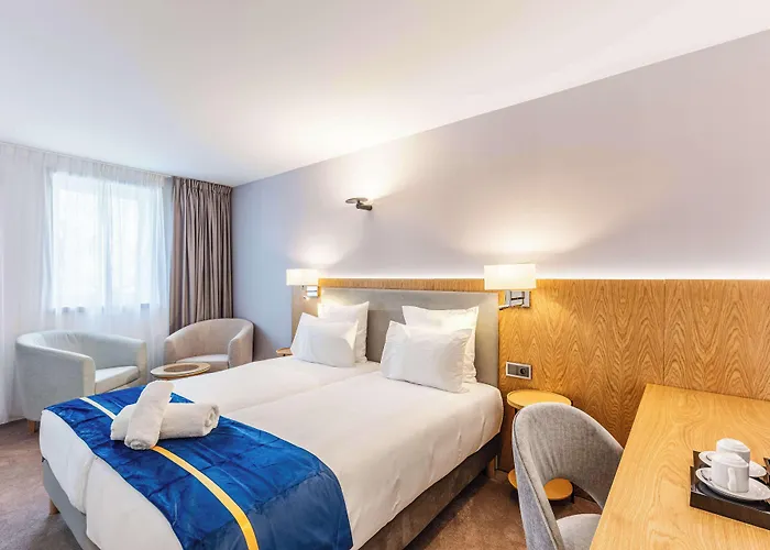 Brit Hotel Privilege Paris Rosny-Sous-Bois