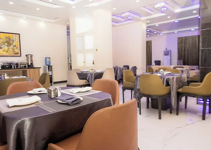 Romeneo Grand Royal Hotel