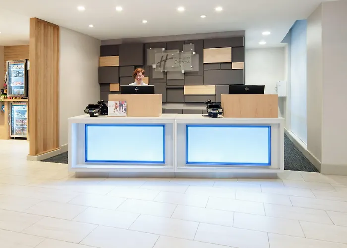 Holiday Inn Express & Suites - Murrieta By Ihg
