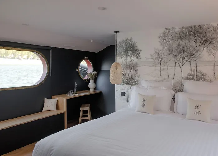 La Peniche - Bed And Bicycle - Tournon