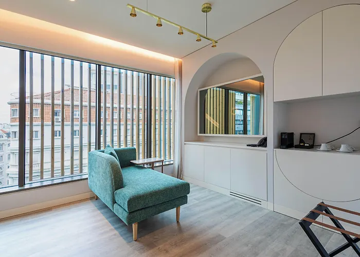 LUSTER Hotel