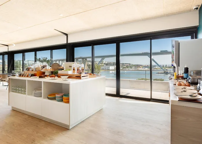 Golden Tulip Hotel & Rooftop Martigues Provence