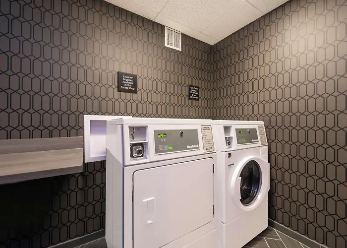 Hampton Inn & Suites Winston-Salem Downtown