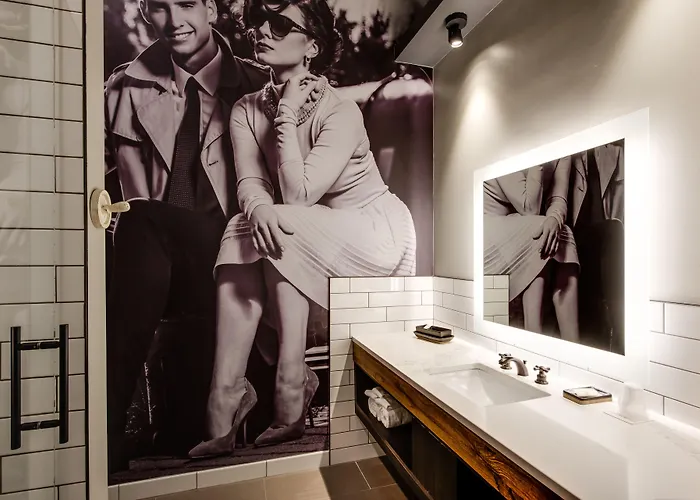 Hotel Crosby