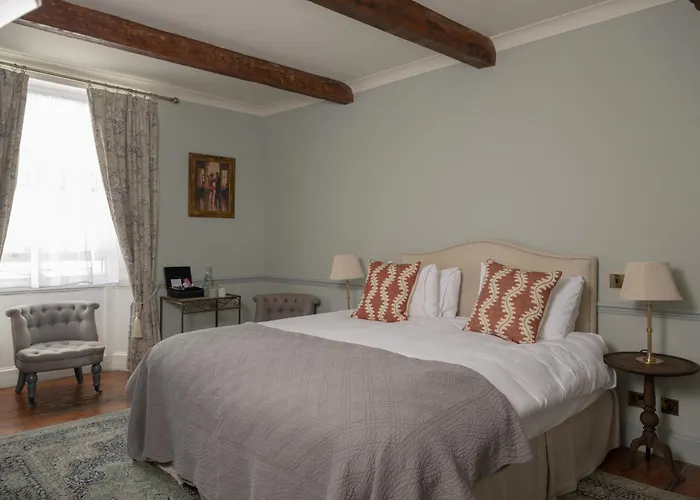 The George Hotel
