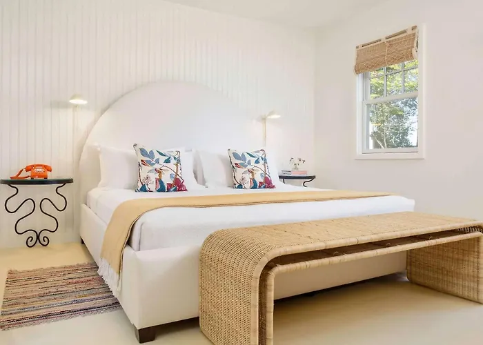 Silver Sands Motel & Beach Bungalows