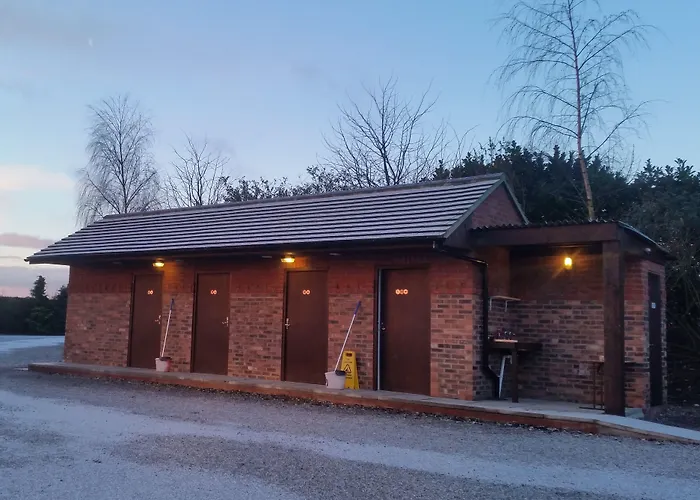 The Little Hide - Adult Only Camping Pods