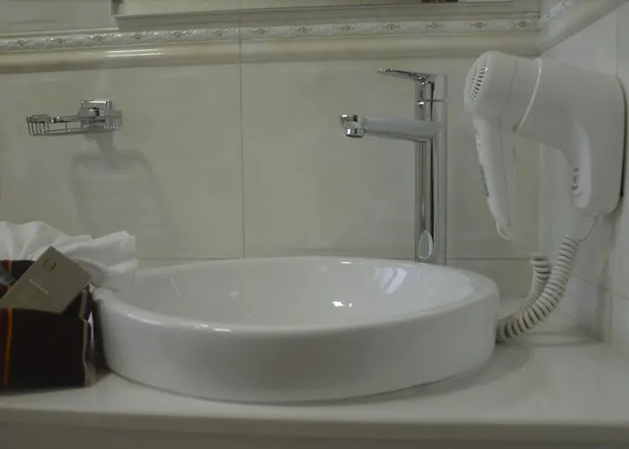 Qantu Hotel
