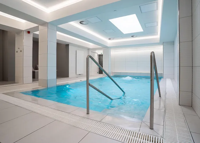 Art Deco Wolker By Astoria Hotel & Medical Spa