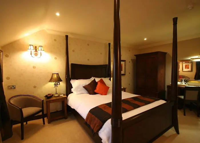 Three Horseshoes Country Inn