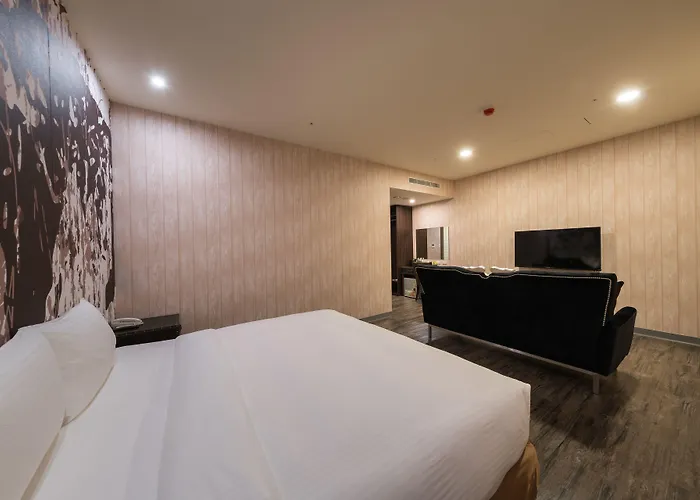 Skyone Hotel