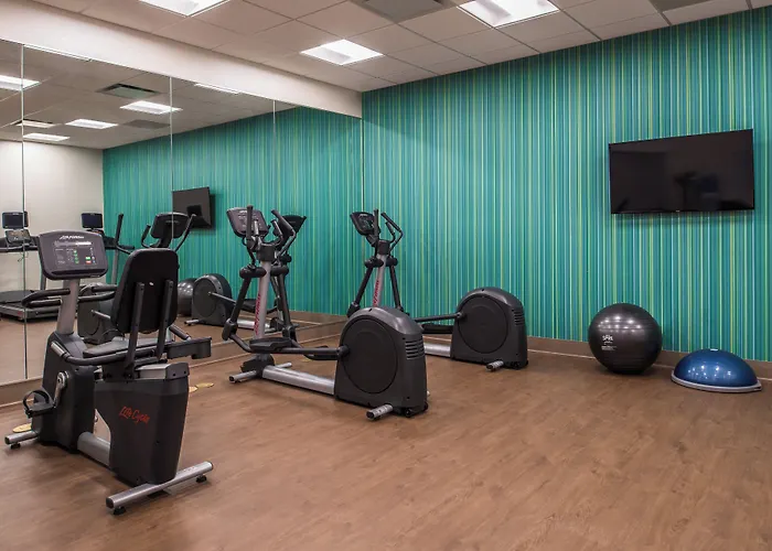 Holiday Inn Express & Suites Farmville By Ihg
